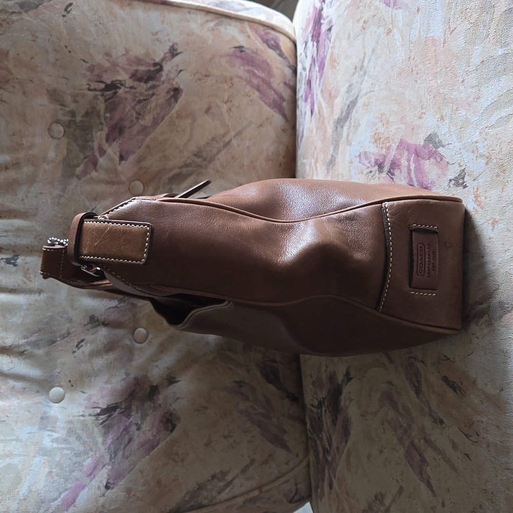 Vintage Coach Hampton Shoulder Bag - Picture 6 of 16